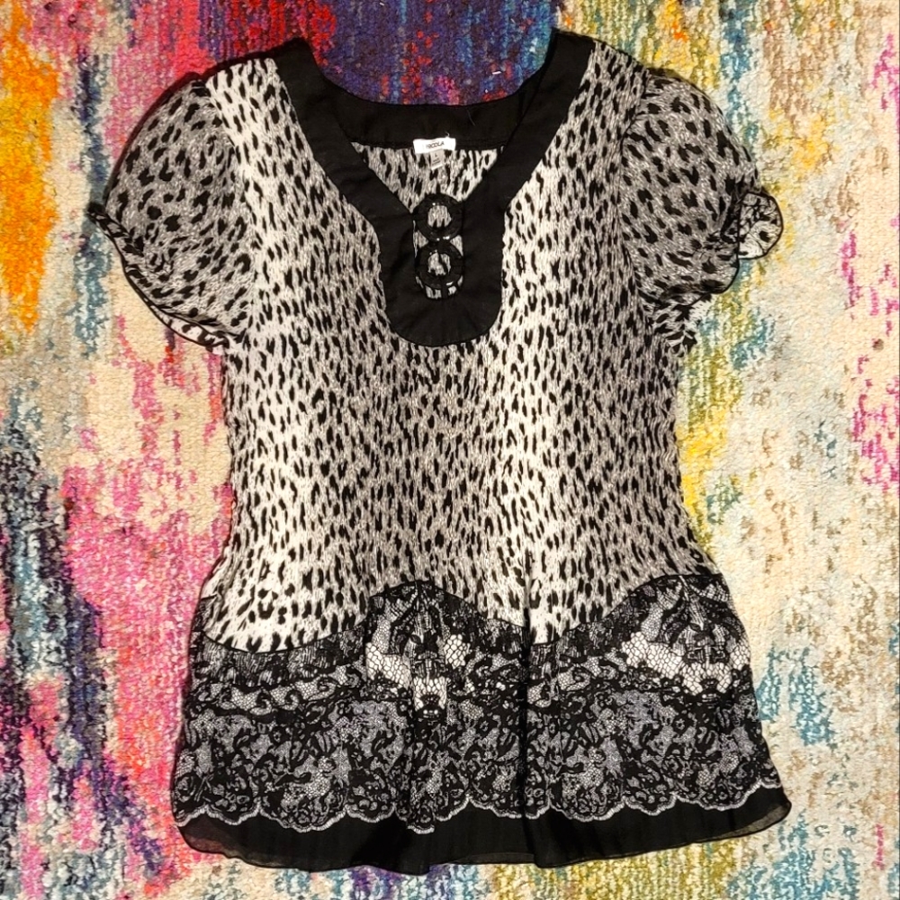Short Sleeve Leopard and Lace Print Sheer Pucker Blouse